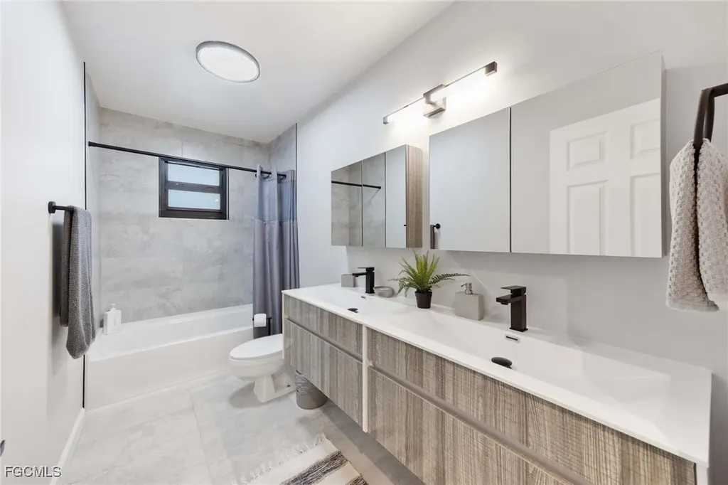 185 Palm River Boulevard Naples FL 34110