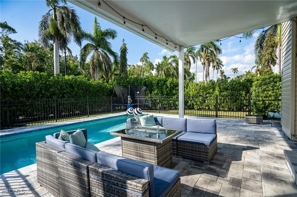 1410 El Prado Avenue Fort Myers FL 33901