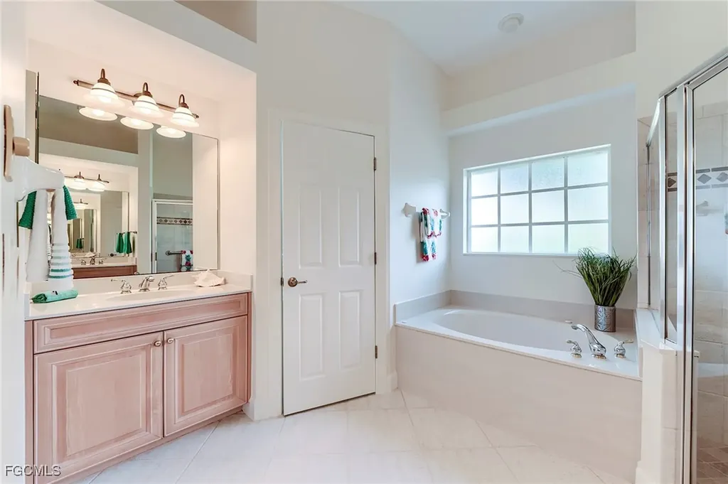 8865 New Castle Drive Fort Myers FL 33908