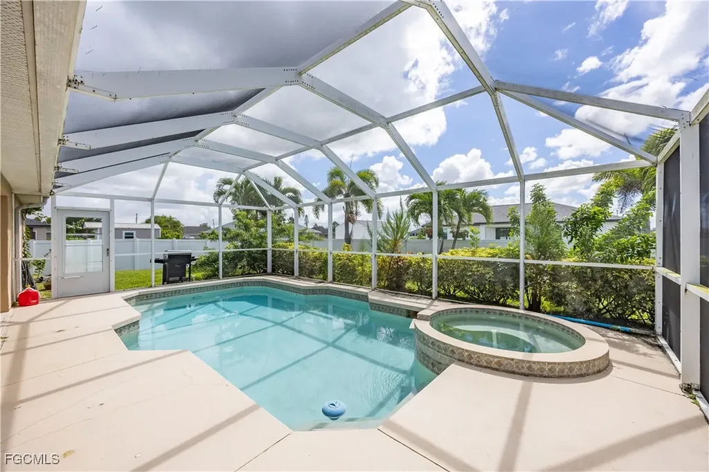 334 NE 17th Street Cape Coral FL 33909