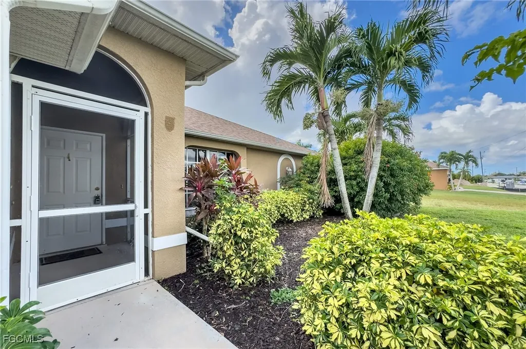 334 NE 17th Street Cape Coral FL 33909