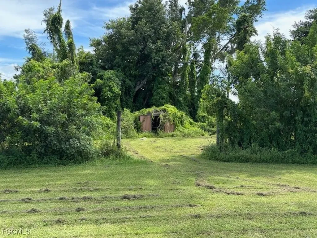 842 Whispering Pines Road Cape Coral FL 33993