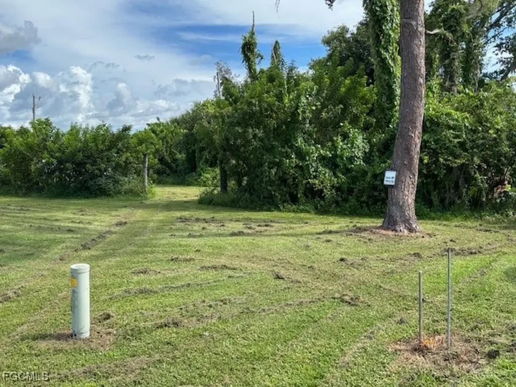 842 Whispering Pines Road Cape Coral FL 33993