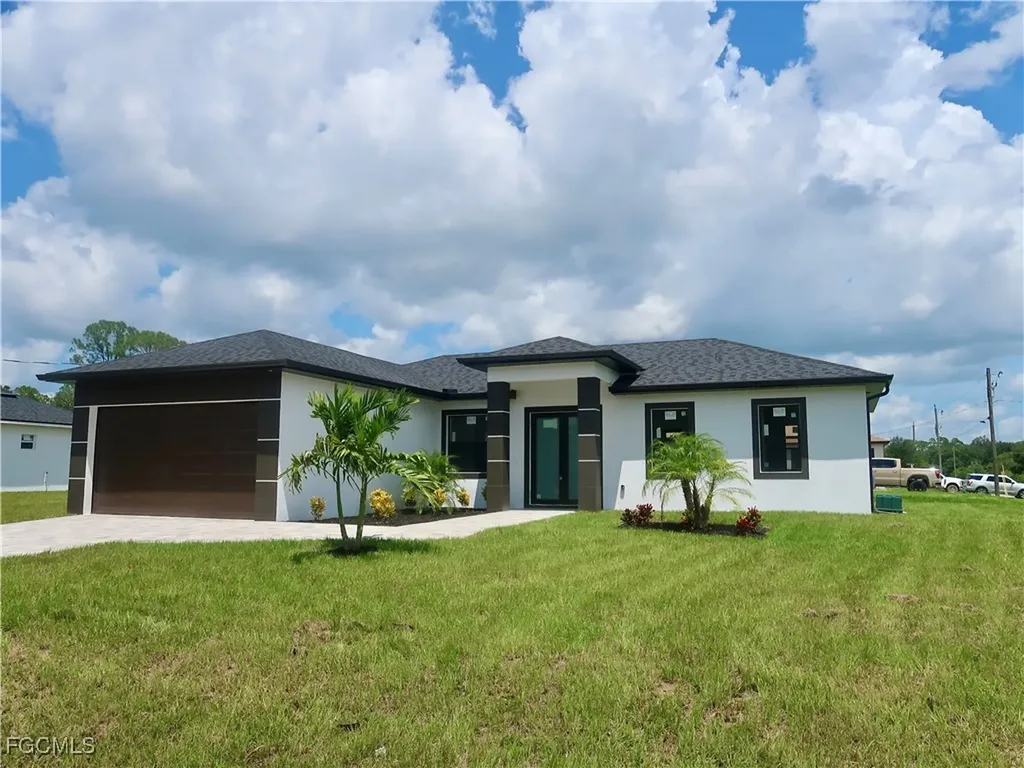 2607 E 18th Street Lehigh Acres FL 33972