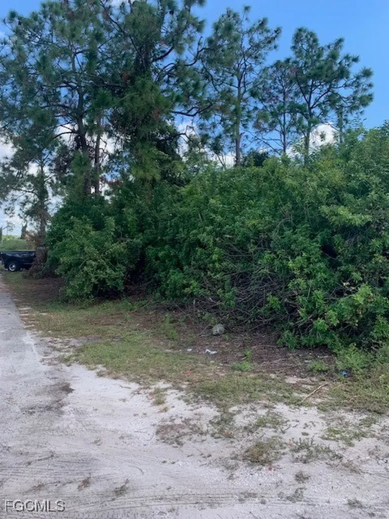 3125 38th Street SW Lehigh Acres FL 33976