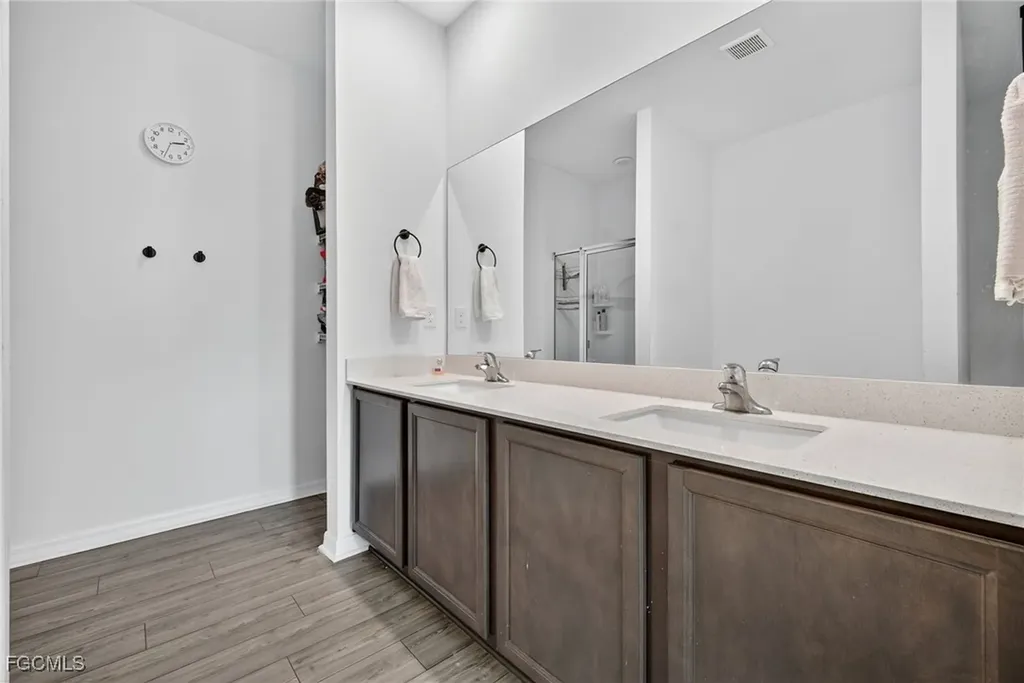 1821 NW 12th Terrace Cape Coral FL 33993