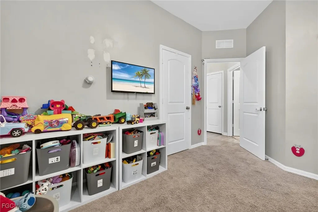 1821 NW 12th Terrace Cape Coral FL 33993