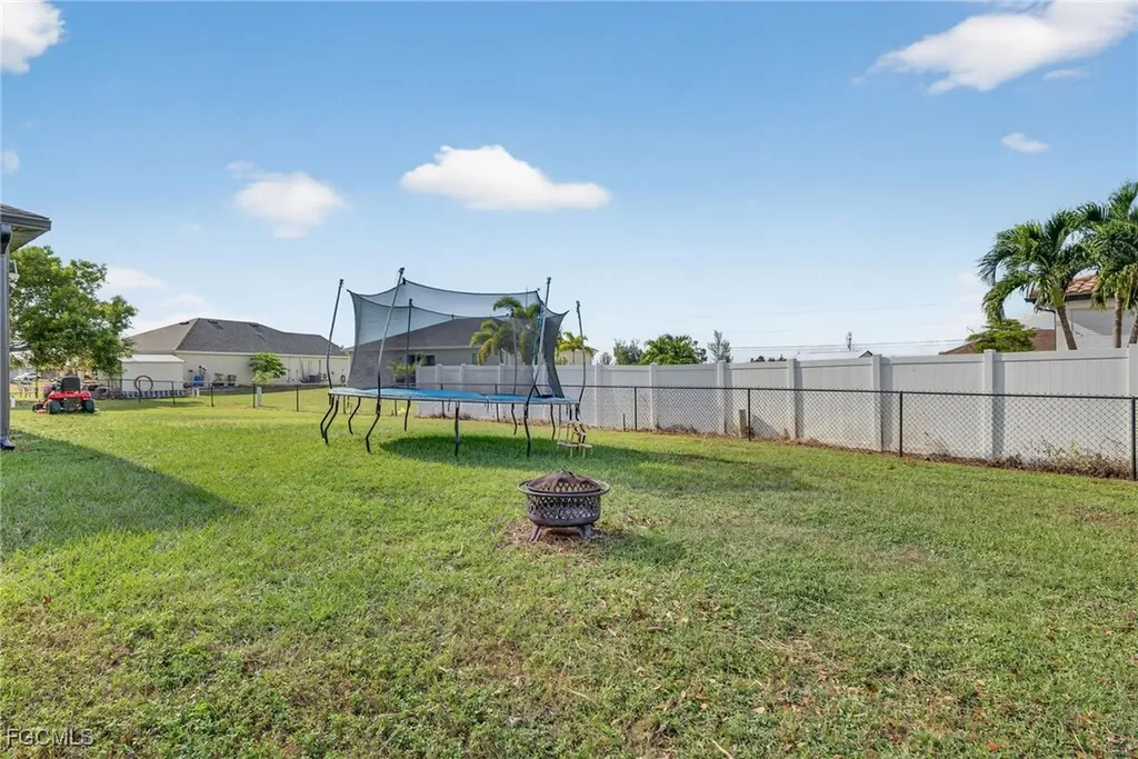 1821 NW 12th Terrace Cape Coral FL 33993