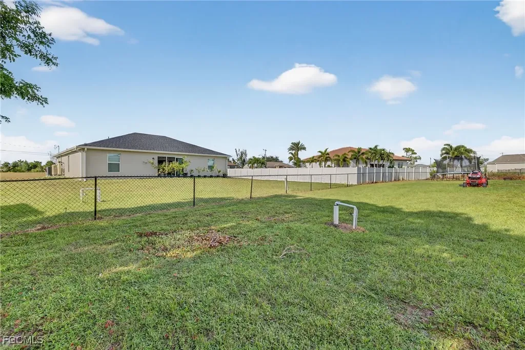 1821 NW 12th Terrace Cape Coral FL 33993