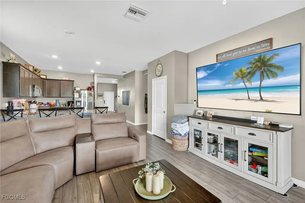 1821 NW 12th Terrace Cape Coral FL 33993