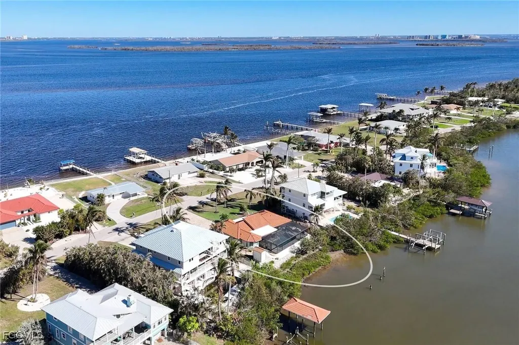 2281 8th Avenue St. James City FL 33956