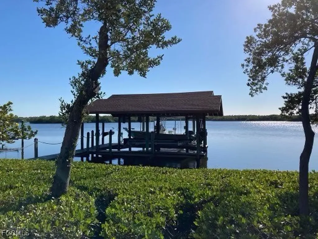 2281 8th Avenue St. James City FL 33956