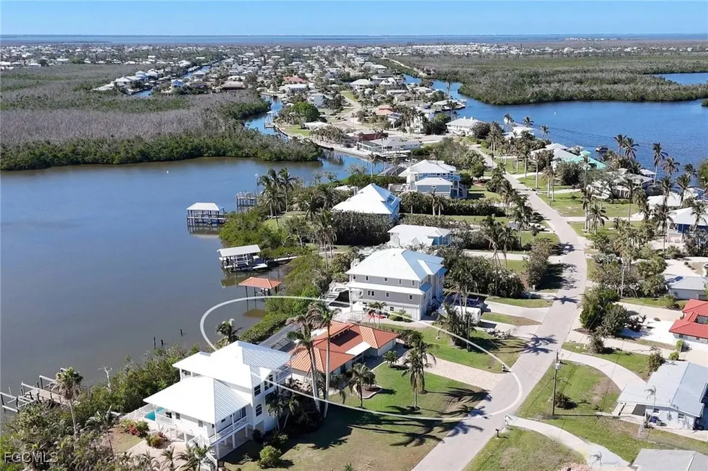 2281 8th Avenue St. James City FL 33956