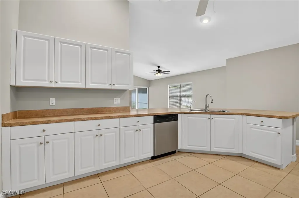 3728 SW 3rd Street Cape Coral FL 33991