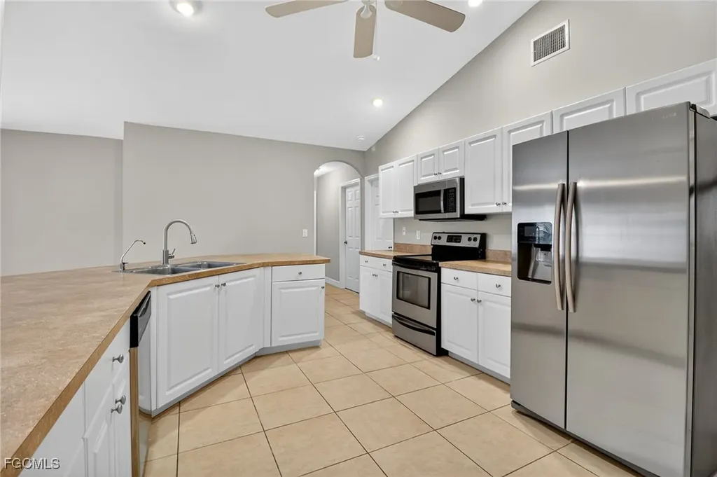 3728 SW 3rd Street Cape Coral FL 33991