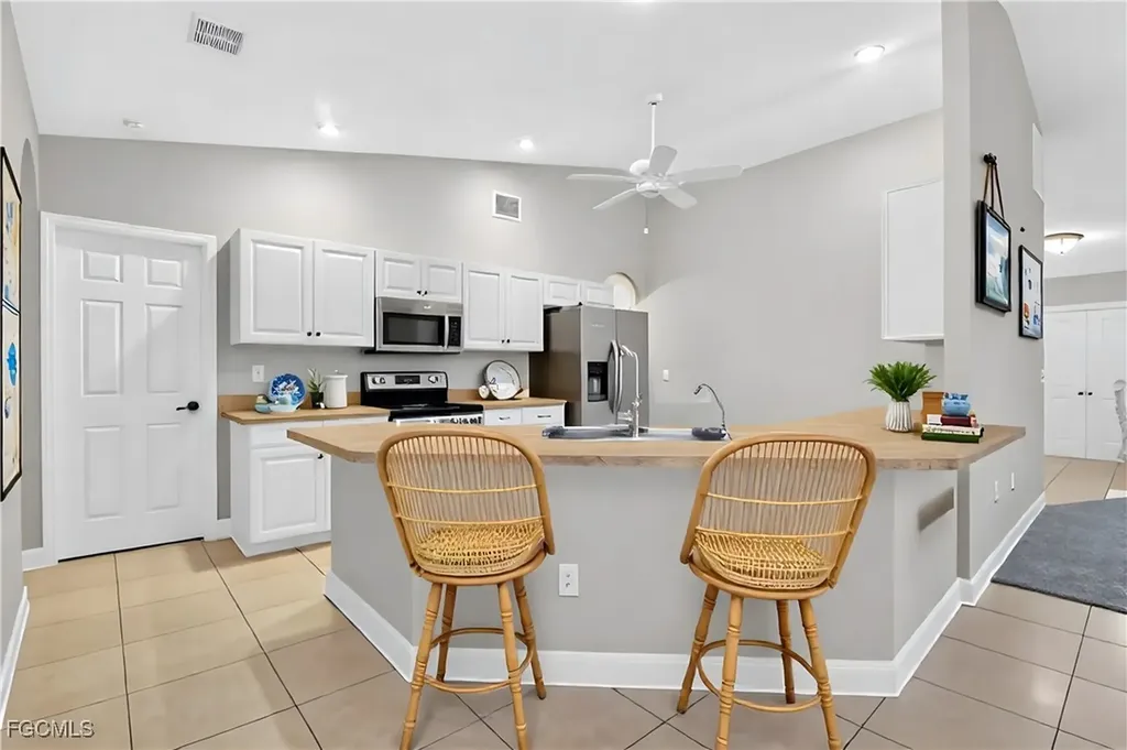 3728 SW 3rd Street Cape Coral FL 33991