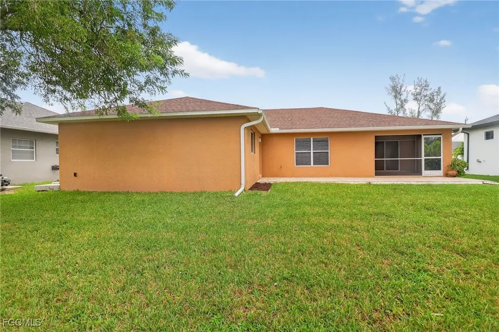 3728 SW 3rd Street Cape Coral FL 33991