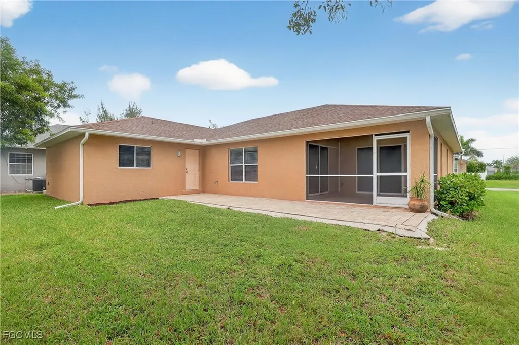 3728 SW 3rd Street Cape Coral FL 33991