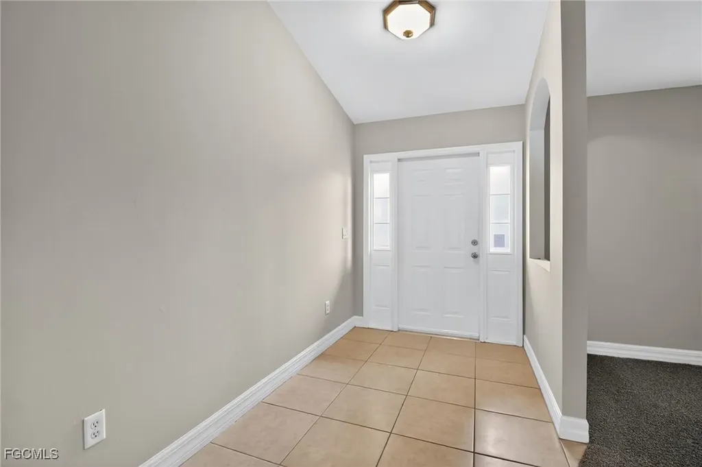 3728 SW 3rd Street Cape Coral FL 33991