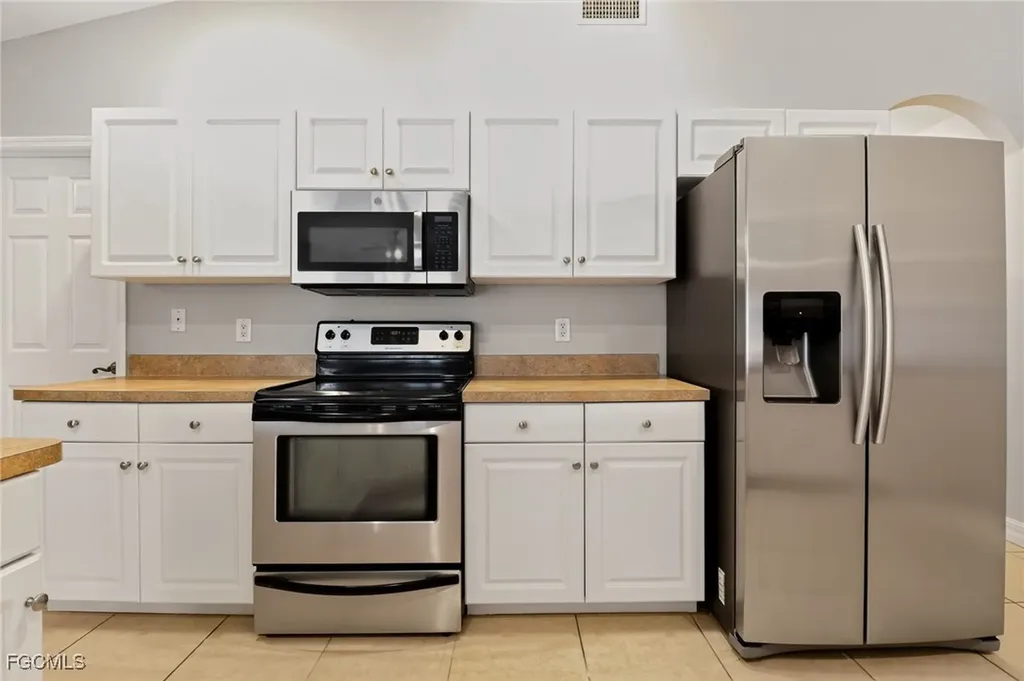 3728 SW 3rd Street Cape Coral FL 33991