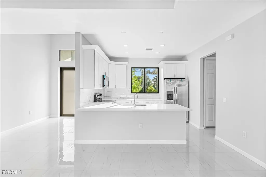 3340 NE 19th Avenue Cape Coral FL 33909
