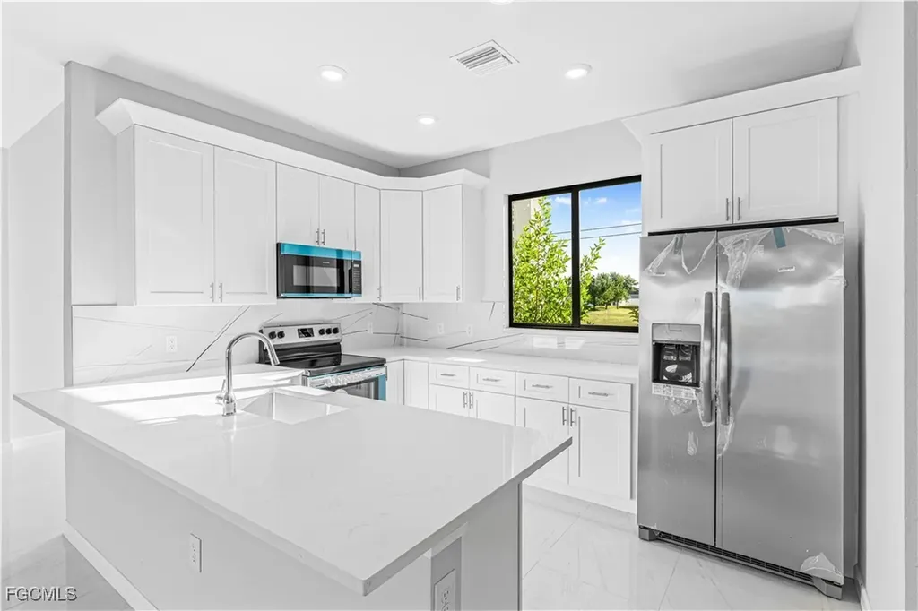 3340 NE 19th Avenue Cape Coral FL 33909