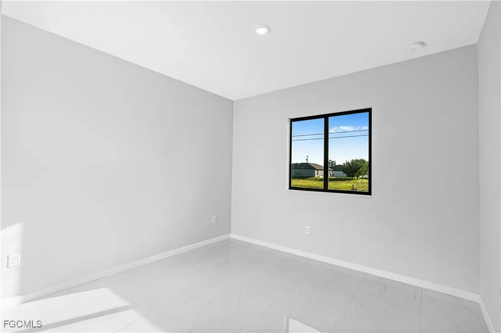 3340 NE 19th Avenue Cape Coral FL 33909