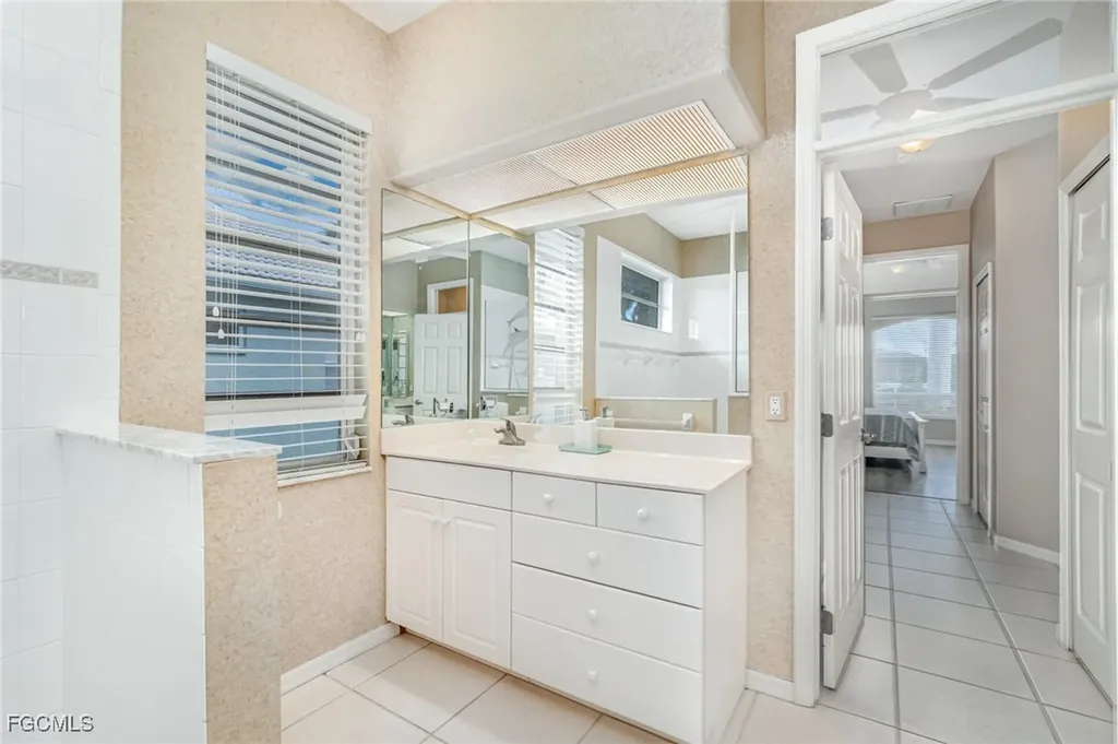 5323 SW 28th Place Cape Coral FL 33914