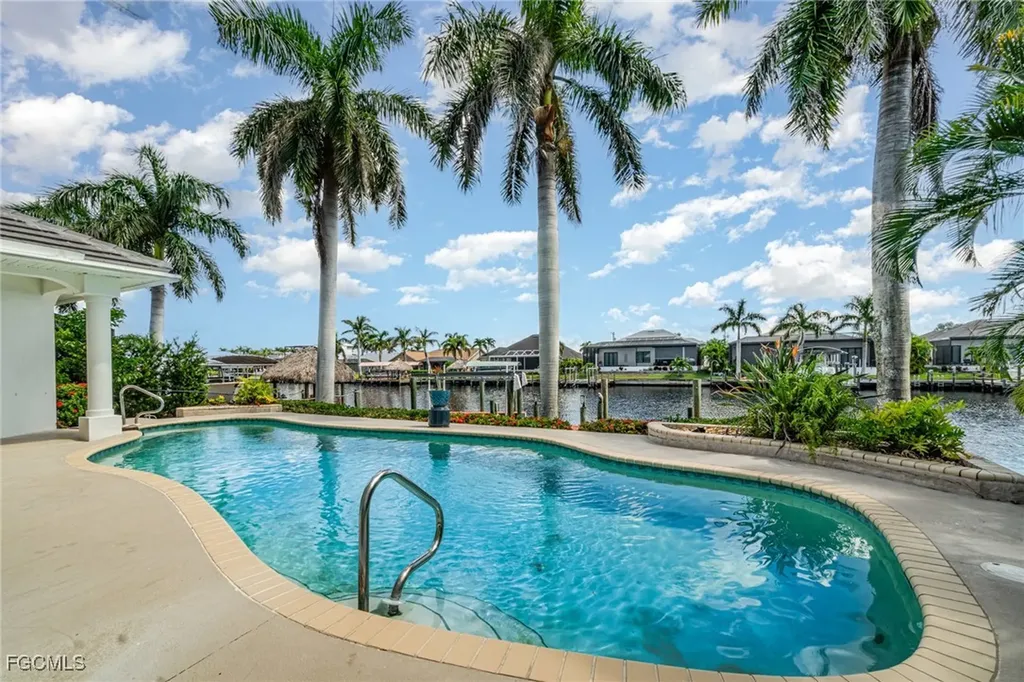 5323 SW 28th Place Cape Coral FL 33914