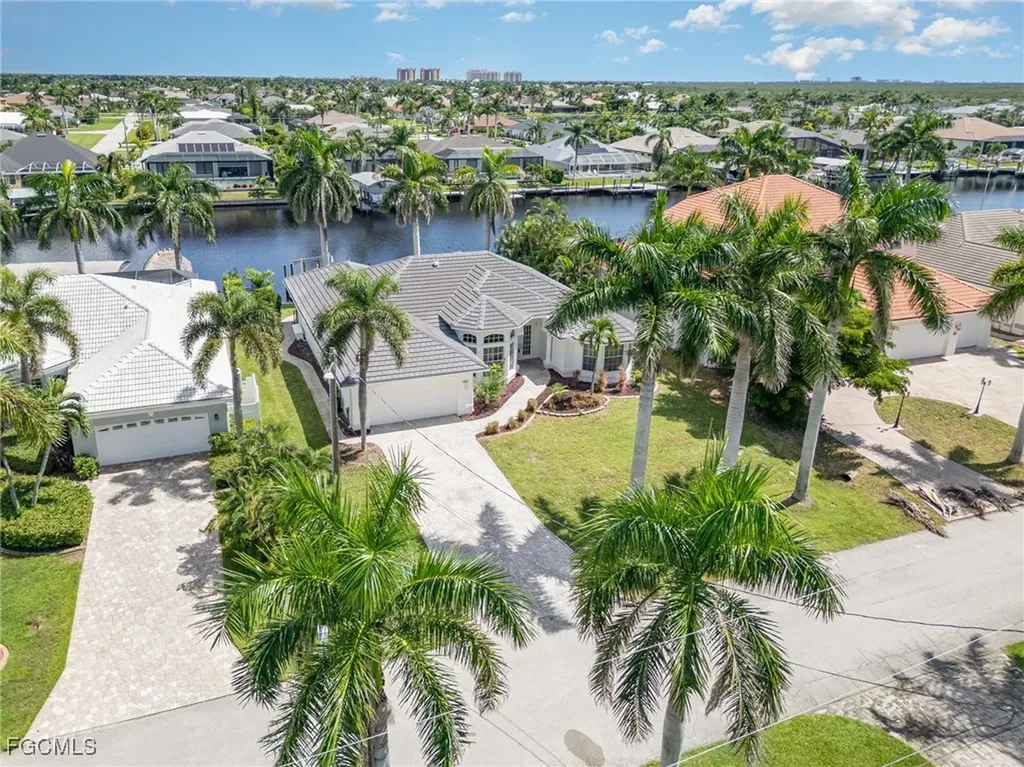 5323 SW 28th Place Cape Coral FL 33914