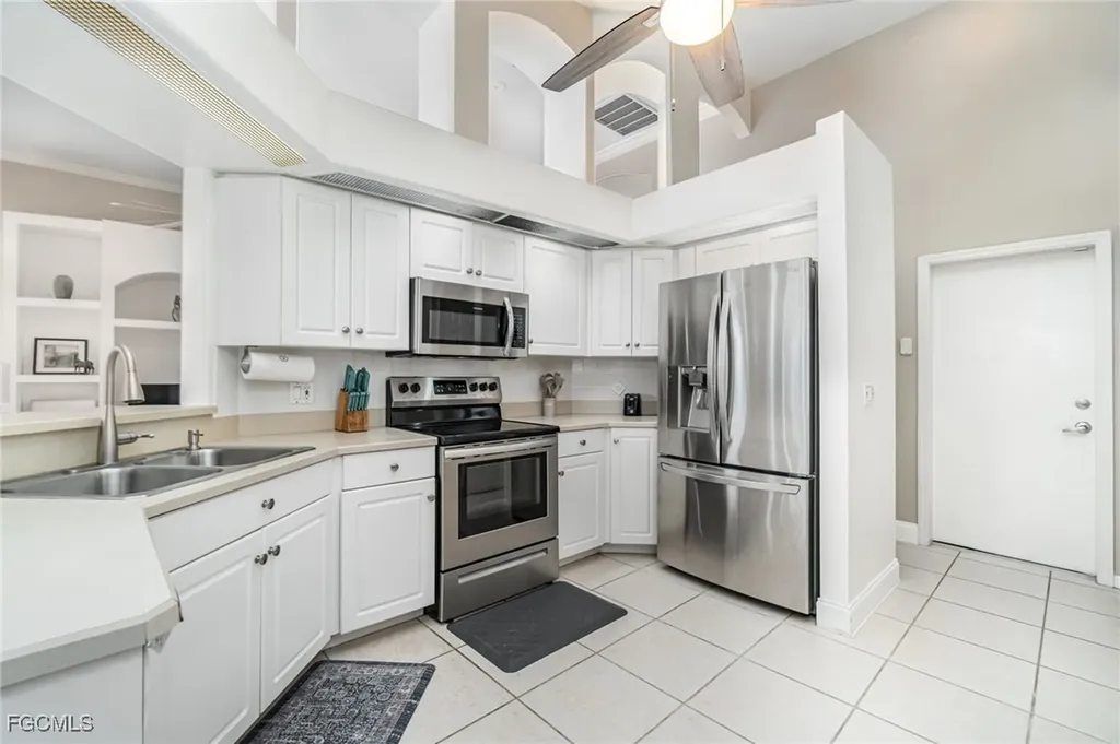 5323 SW 28th Place Cape Coral FL 33914