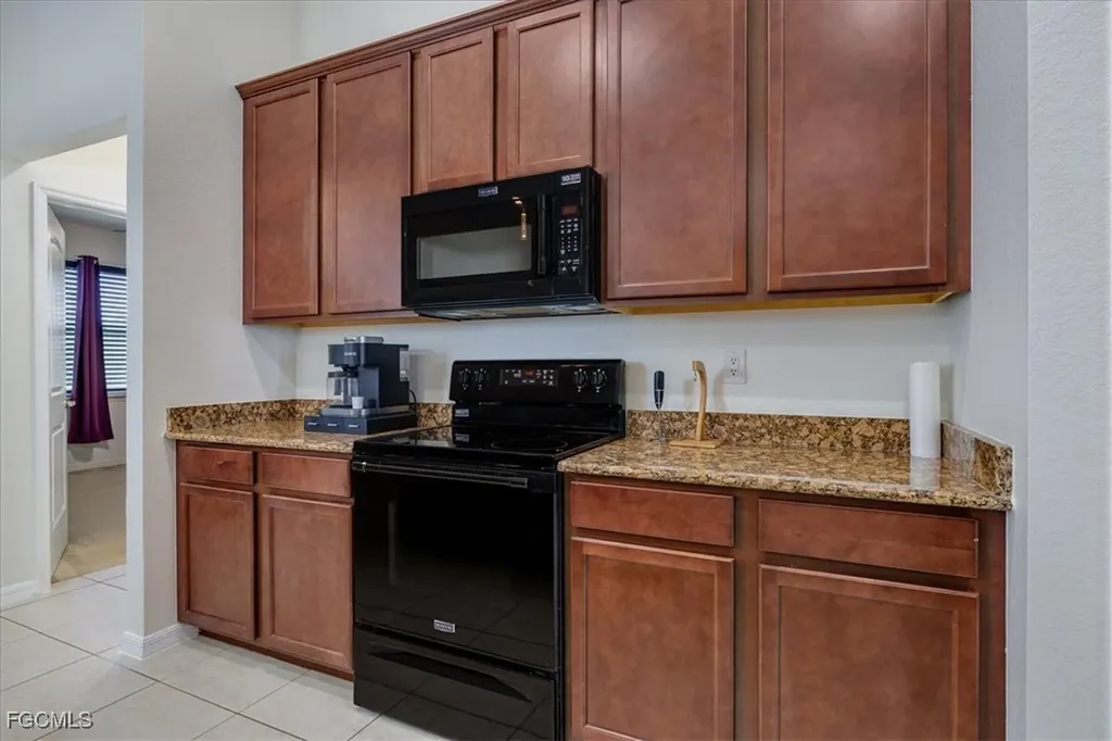 2720 NW 17th Place Cape Coral FL 33993