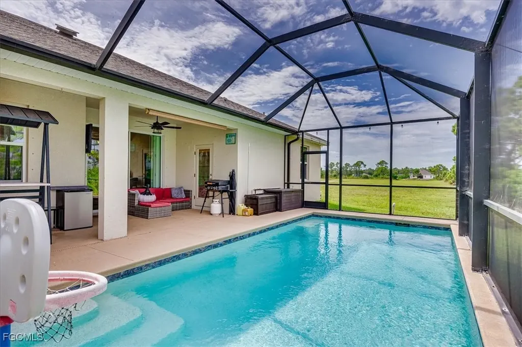 2720 NW 17th Place Cape Coral FL 33993