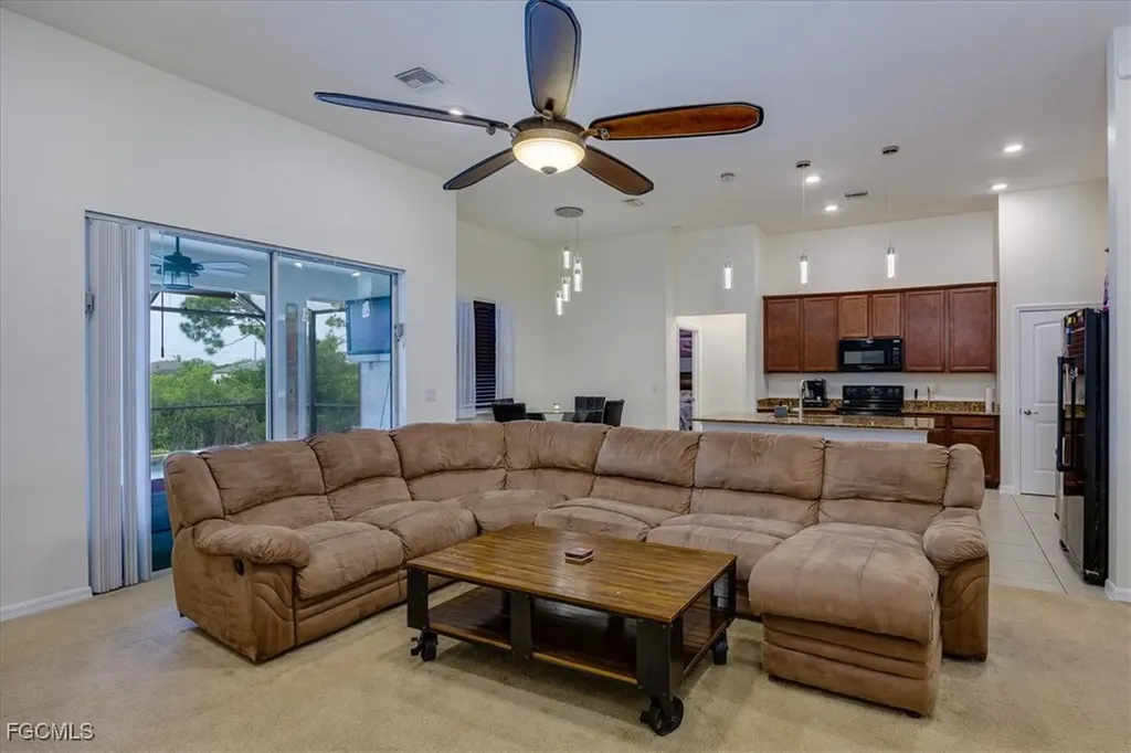 2720 NW 17th Place Cape Coral FL 33993