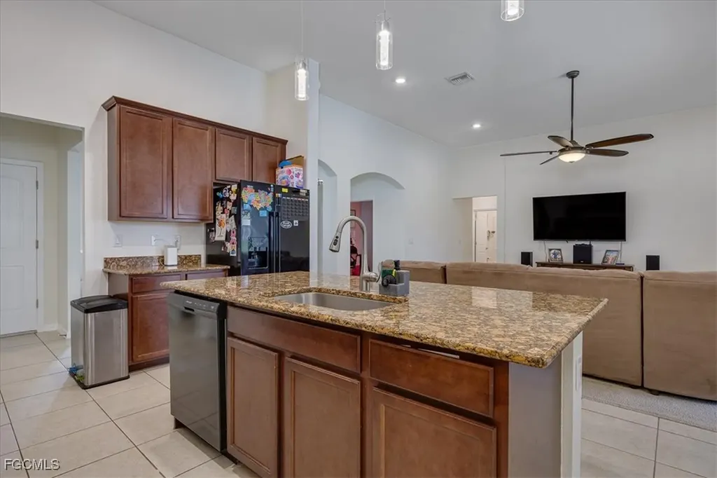 2720 NW 17th Place Cape Coral FL 33993