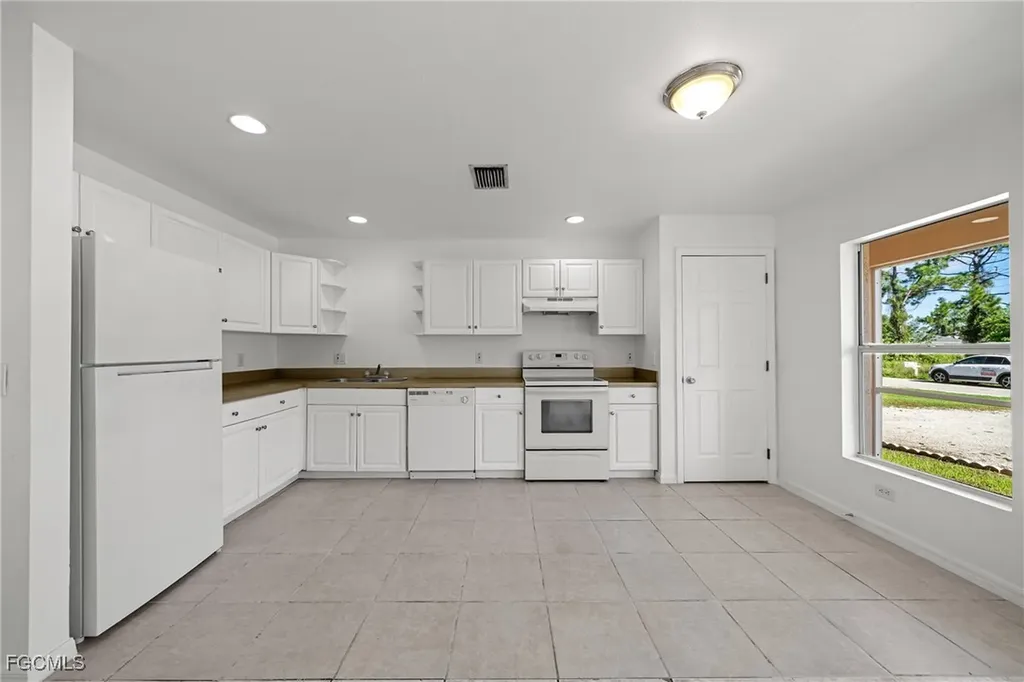 4735 30th Street SW Lehigh Acres FL 33973