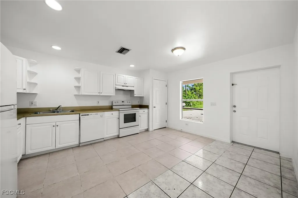 4735 30th Street SW Lehigh Acres FL 33973