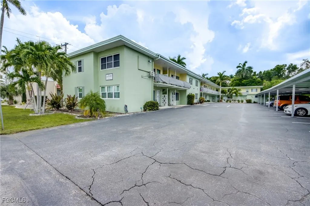 2544 1st Street Fort Myers FL 33901