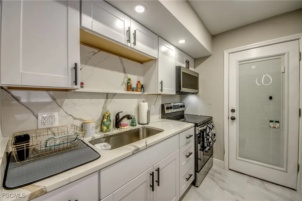 2544 1st Street Fort Myers FL 33901