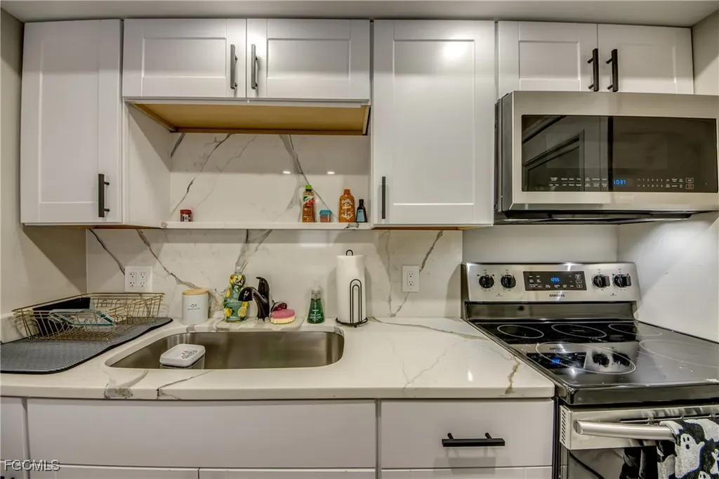 2544 1st Street Fort Myers FL 33901