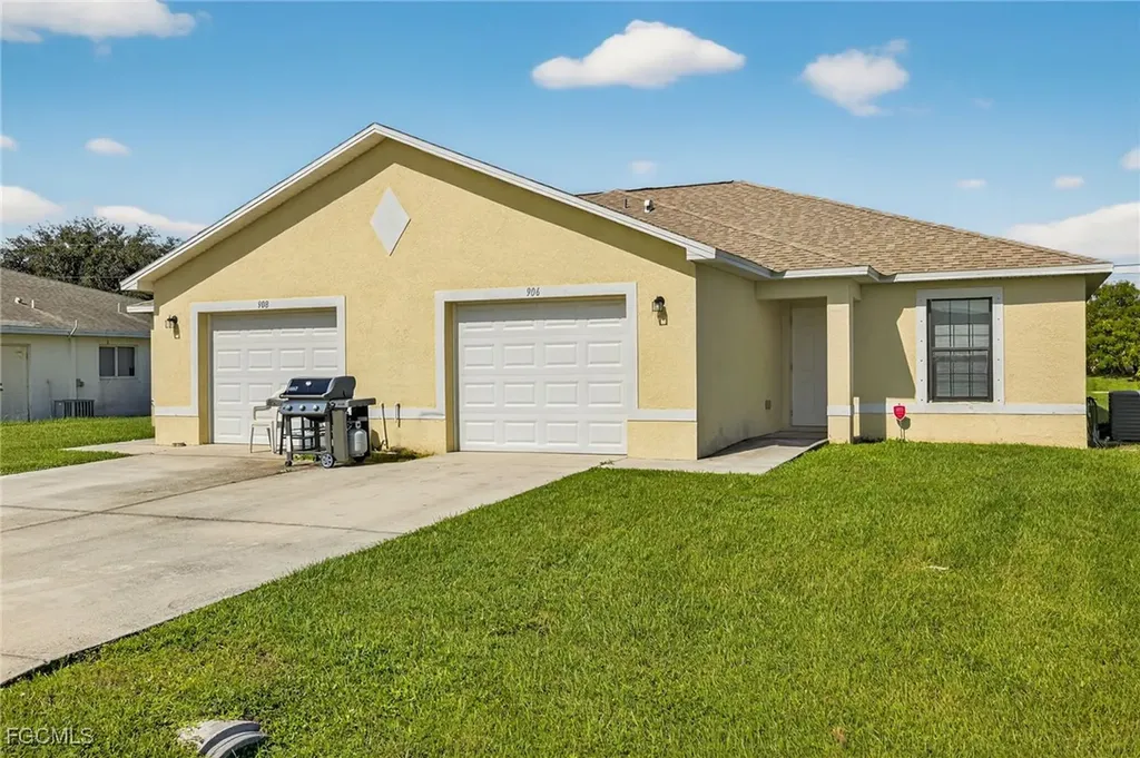 906/908 SE 6th Court Cape Coral FL 33990