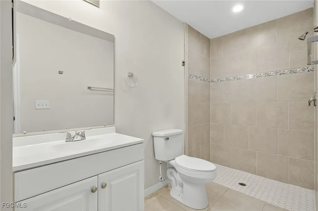 906/908 SE 6th Court Cape Coral FL 33990