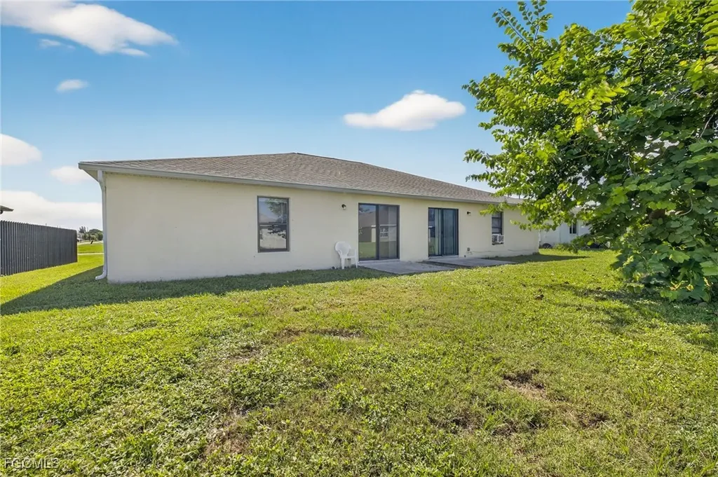 906/908 SE 6th Court Cape Coral FL 33990