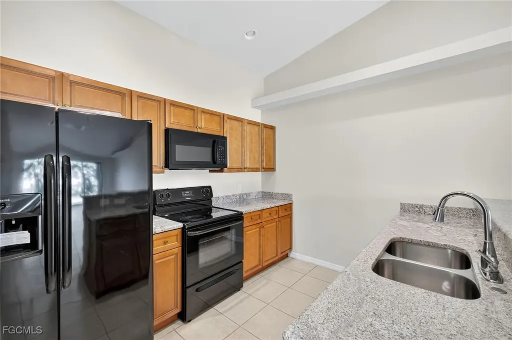 906/908 SE 6th Court Cape Coral FL 33990