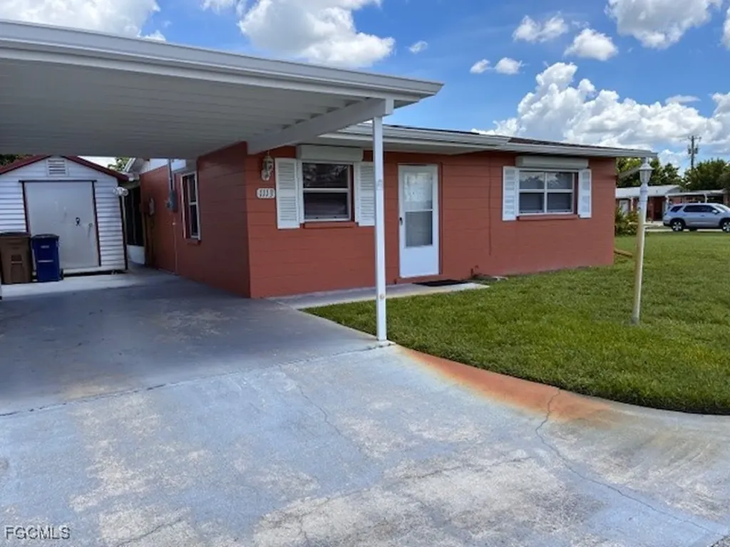 1113 Broad Court Lehigh Acres FL 33936