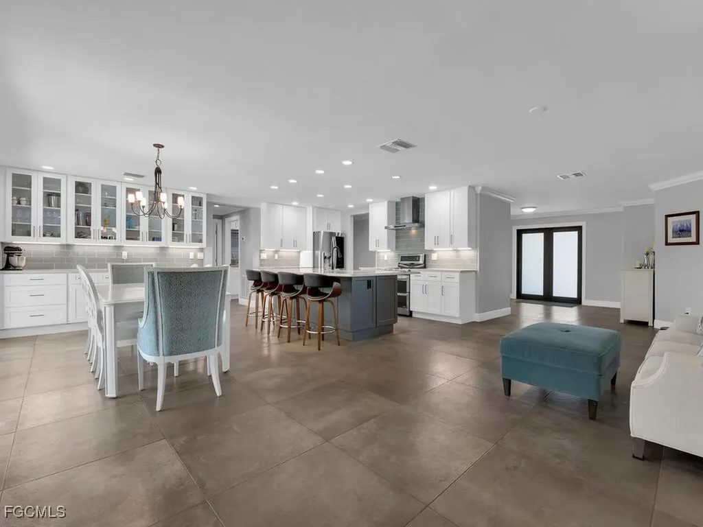 6923 Old Whiskey Creek Drive Fort Myers FL 33919