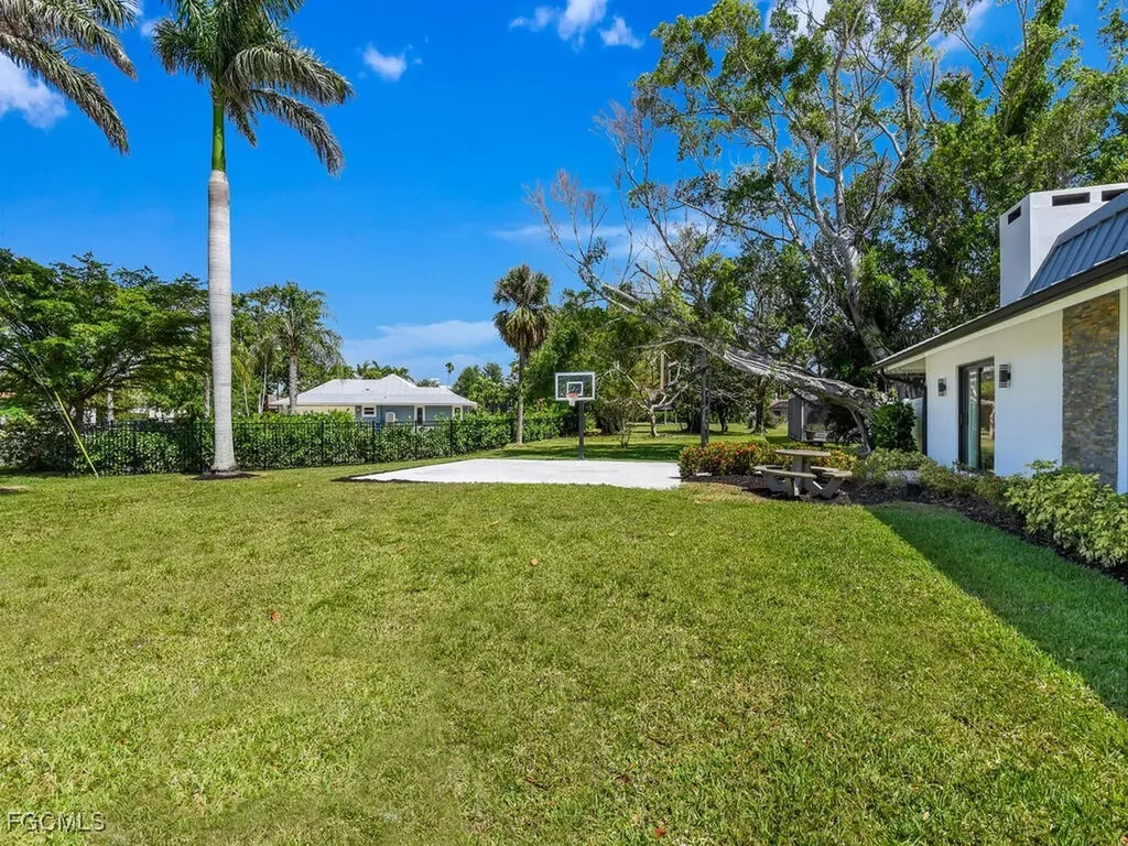 6923 Old Whiskey Creek Drive Fort Myers FL 33919