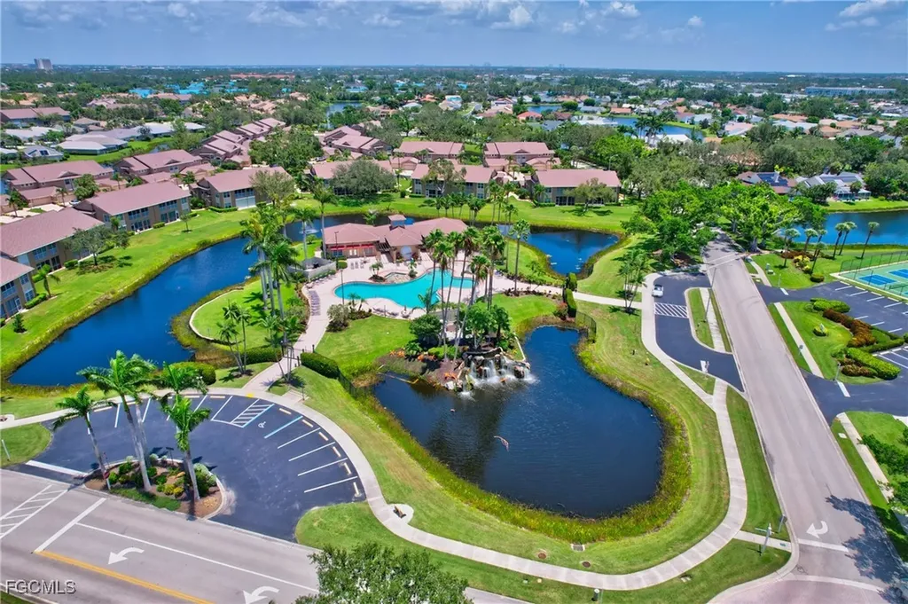 Fort Myers FL, 15010 Lakeside View Drive, Unit 202