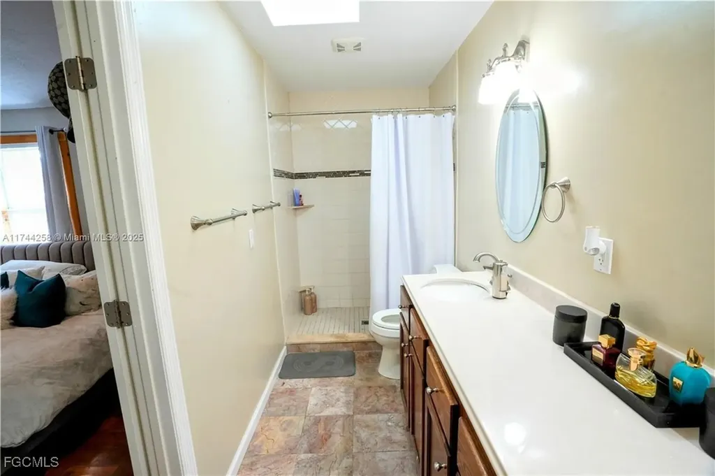 2304 SE 8th Terrace Cape Coral FL 33990