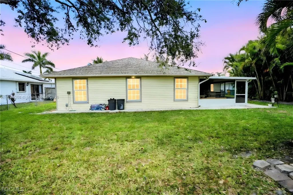 2304 SE 8th Terrace Cape Coral FL 33990